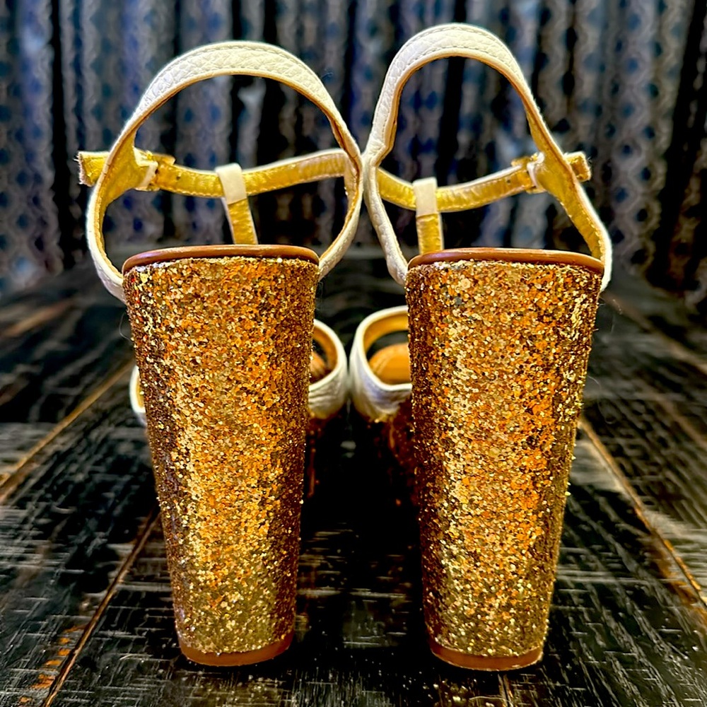 Kate Spade Vero wedge white leather gold glitter size 9